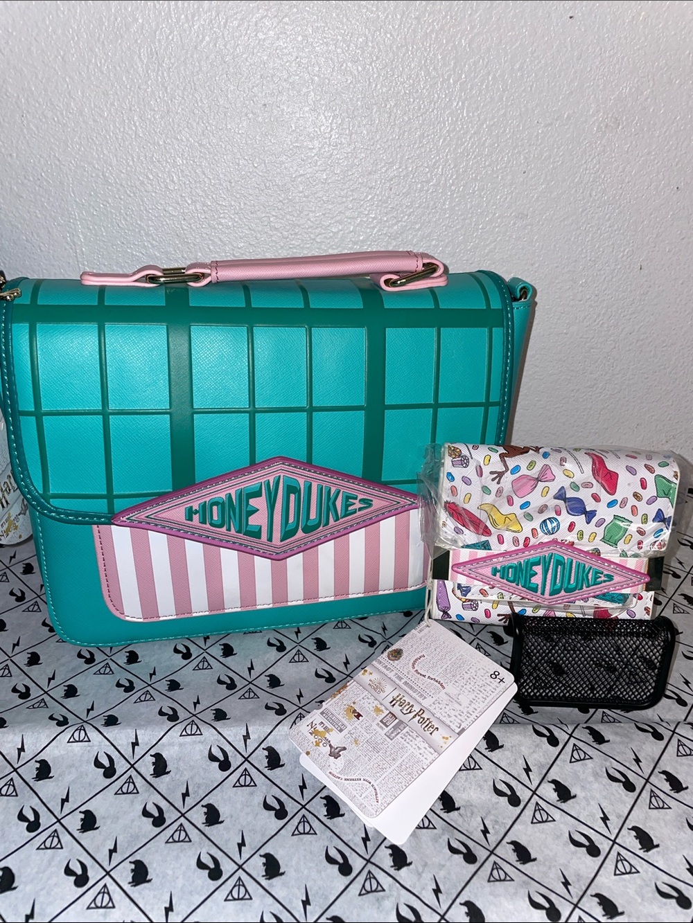 Exclusive Loungefly Harry Potter Sweet Shop Honeydukes Crossbody and Wallet Set